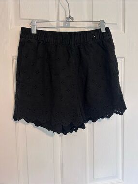 Abercrombie & Fitch Black Eyelet Scallop-Hem High-Rise Shorts